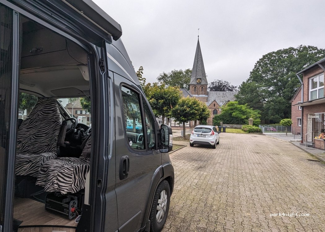 (41812) Erkelenz - 26 Schwanenberger Platz — foto