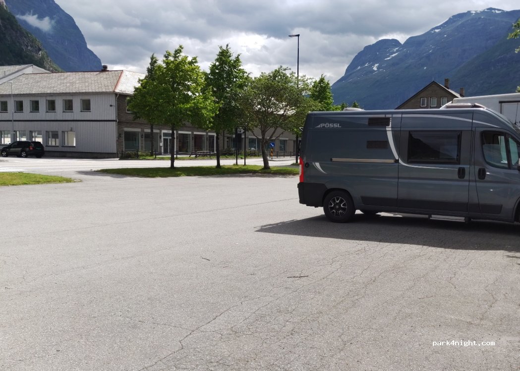 (6600) Sunndal - 23 Romsdalsvegen — foto