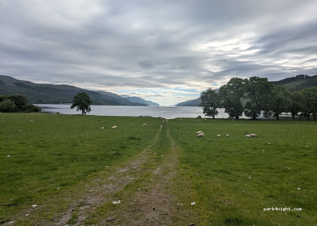 (PH32 4BZ) Fort Augustus - B862 — foto