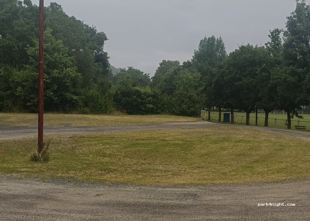 (86150) Queaux - 10 Route du Stade — foto 3