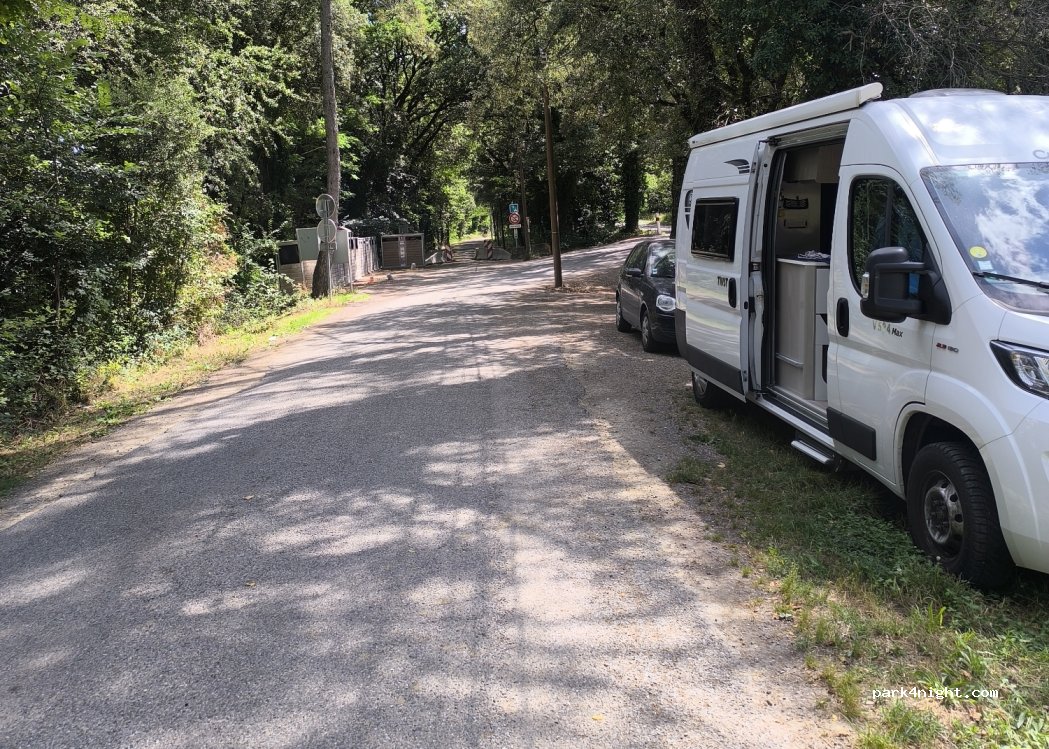 (83690) Sillans-la-Cascade - Chemin de Provence — foto