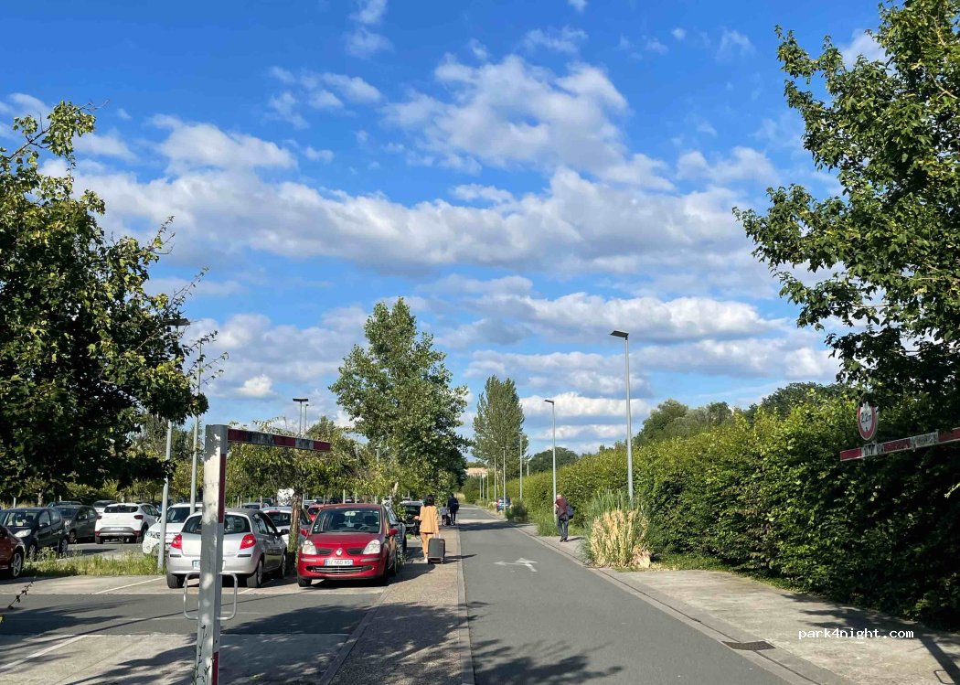 (33240) Saint-André-de-Cubzac - 32 Avenue de la Gare — foto