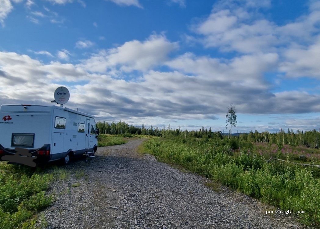 (833 92) Strömsund - — foto