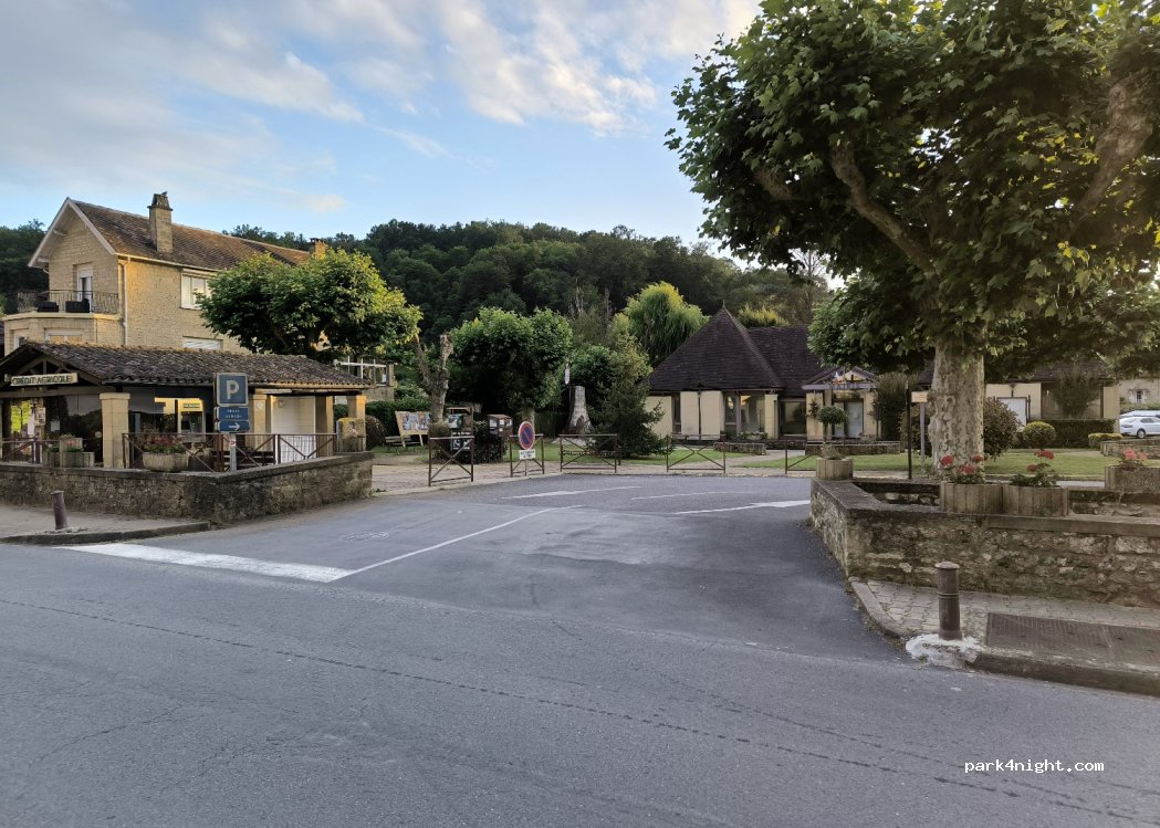 (24250) Cénac-et-Saint-Julien - 73 La Touille — foto