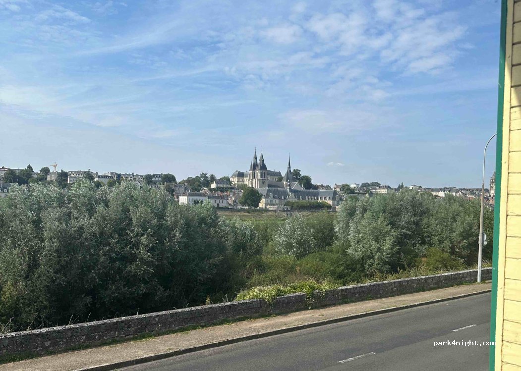 (41000) Blois - 24 Quai Aristide Briand — foto