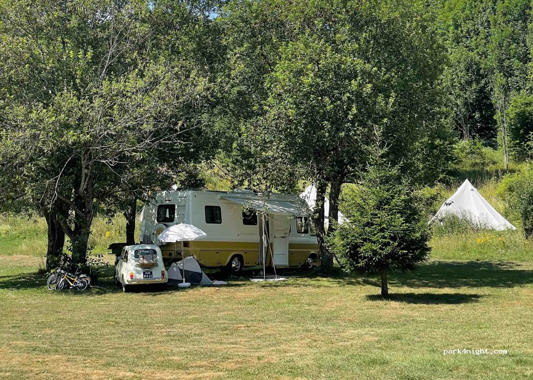 Kamp Velebit — foto