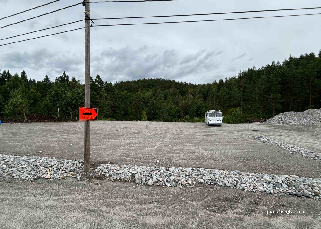 (4863) Nelaug - 50 Damvegen — foto