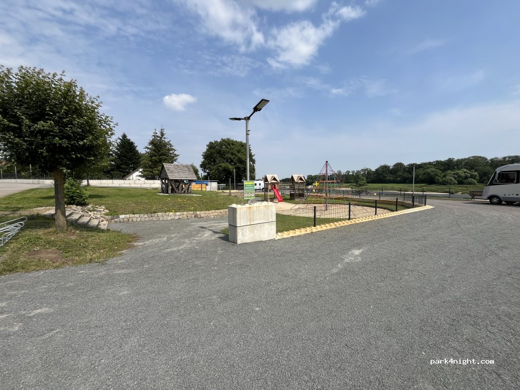 Wohnmobilstell- und Parkplatz „An der Elbe“ — foto 5