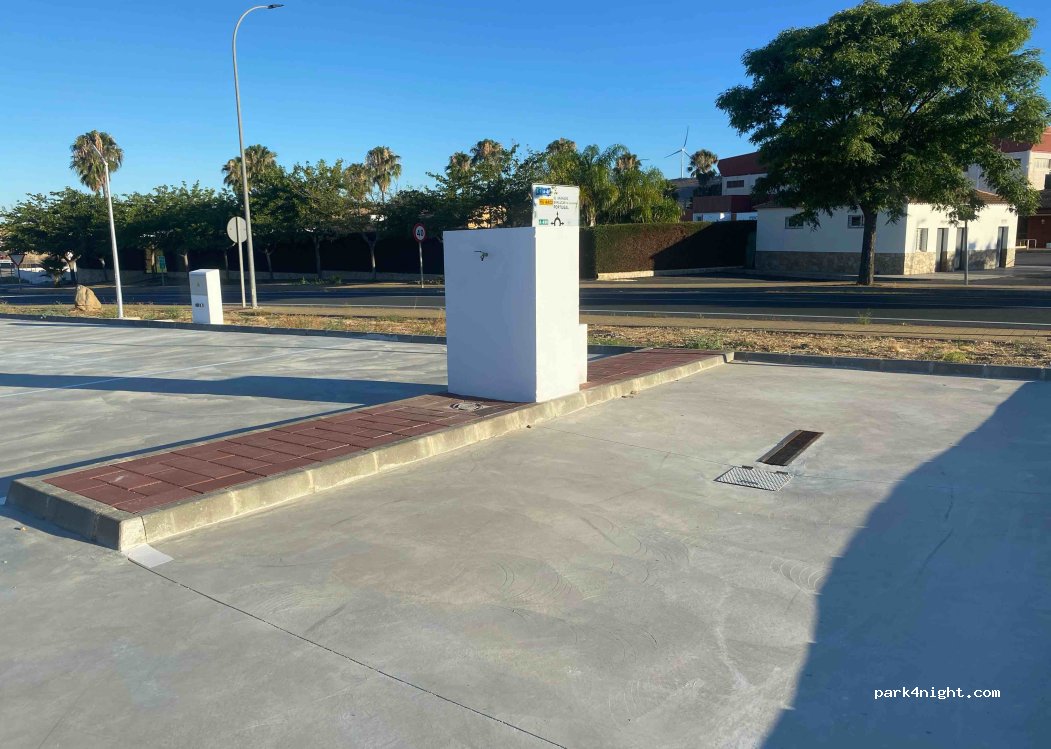 Área Autocaravans Villanueva de los Castillejos — foto