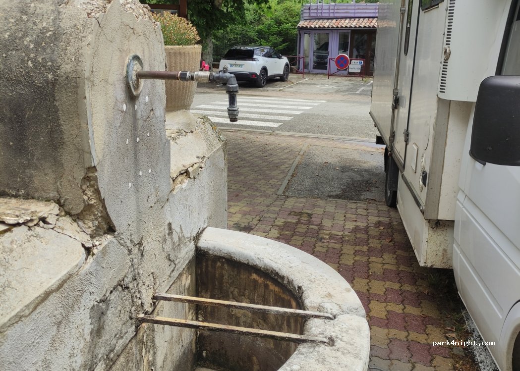 (26560) Séderon - 2 Place du Grand Lavoir — foto