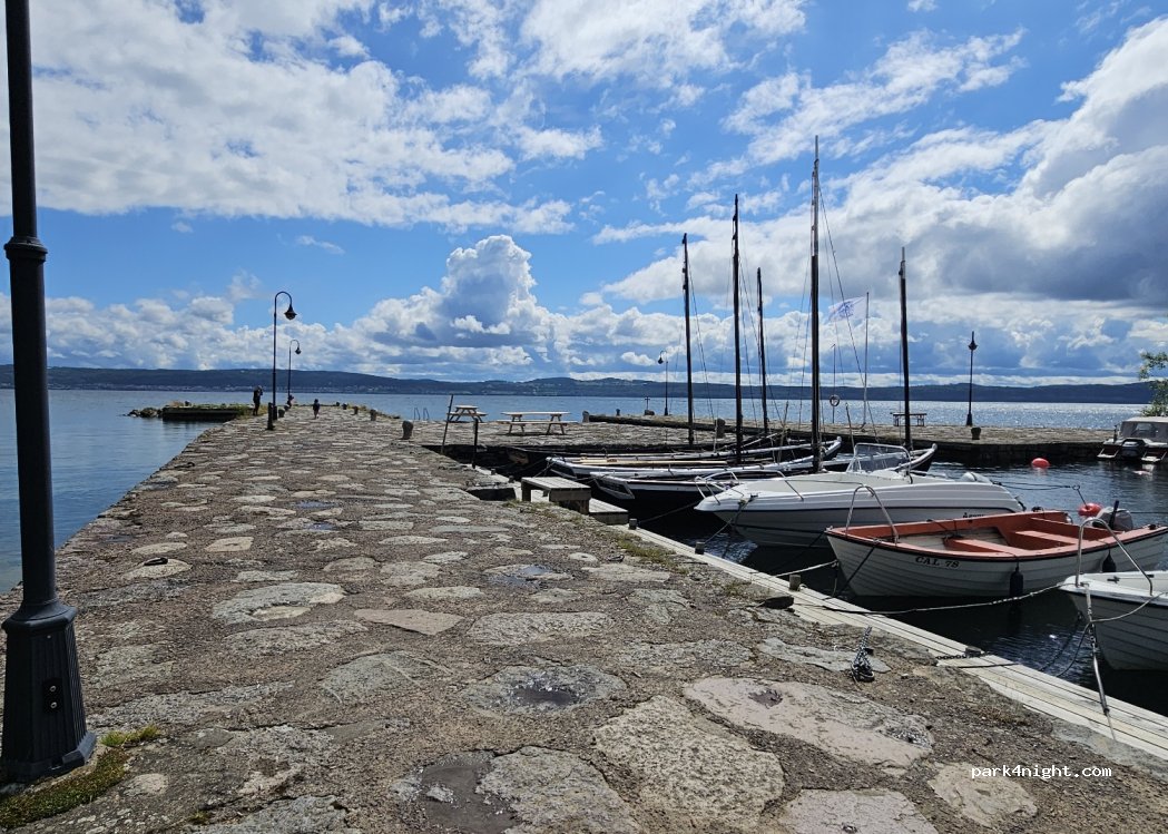 (563 94) Visingsö - 2 VISINGSBORG — foto 2