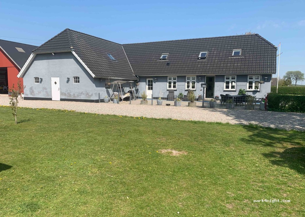 Møller Hansen Gården, Autocamper Plads — foto