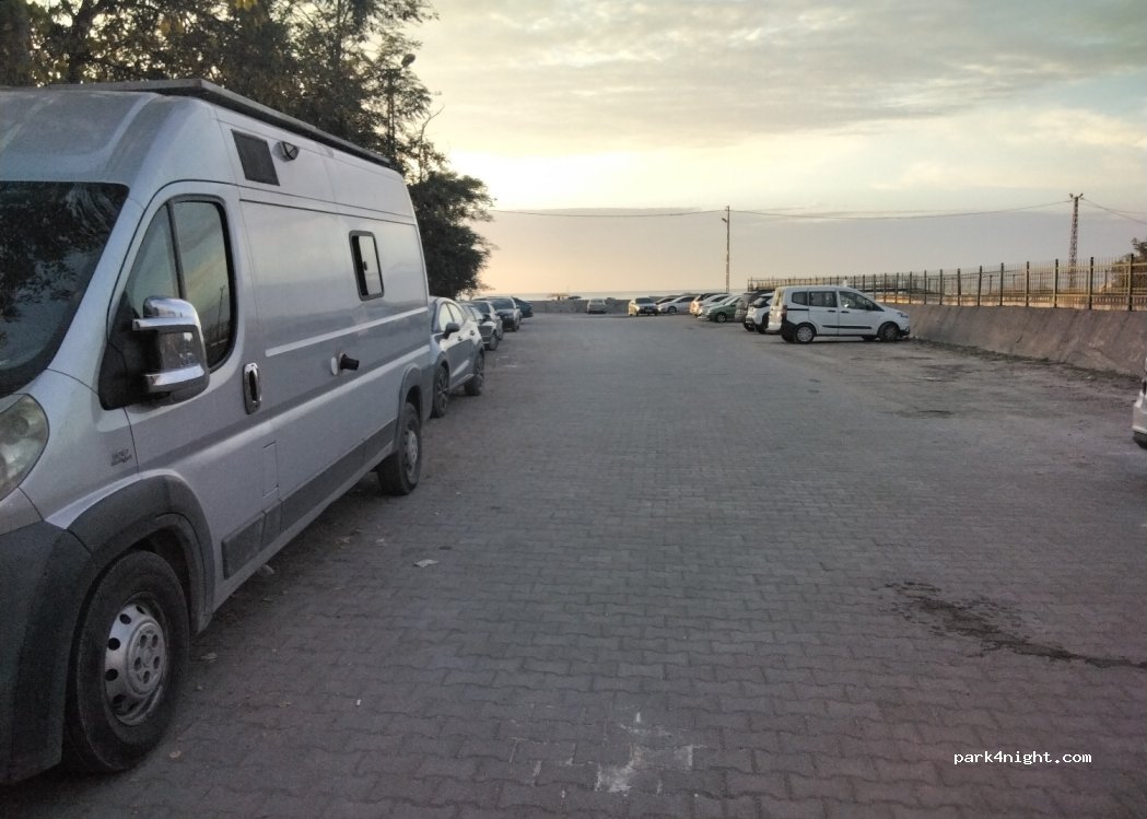 (67155) Göbü - Unnamed Road — foto