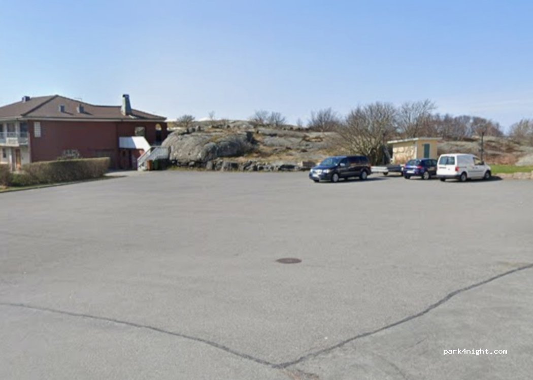 (475 32) Öckerö - 7 Kyrkbacken — foto