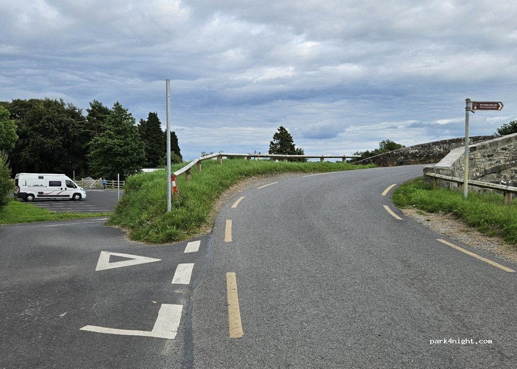 (R35 DH56) Rhode Bridge - Unnamed Road — foto 2