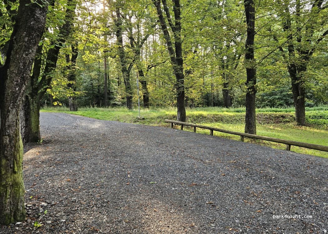 (270 51) Lužná v Čechách - Sládkův Kříž — foto