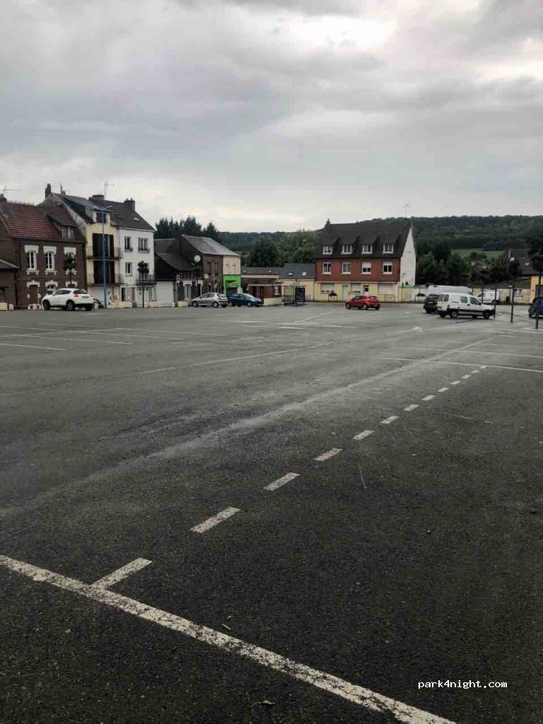 (76340) Blangy-sur-Bresle - Place Roger Thiebault — foto