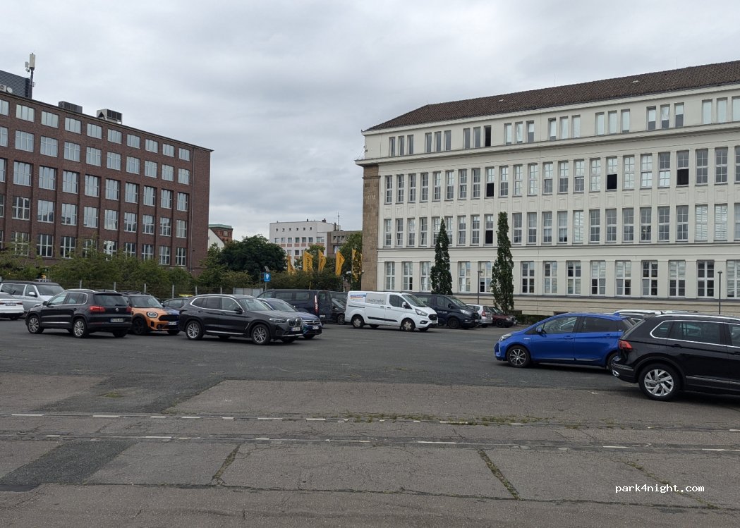 (30165) Hannover - 7 Vahrenwalder Straße — foto 2