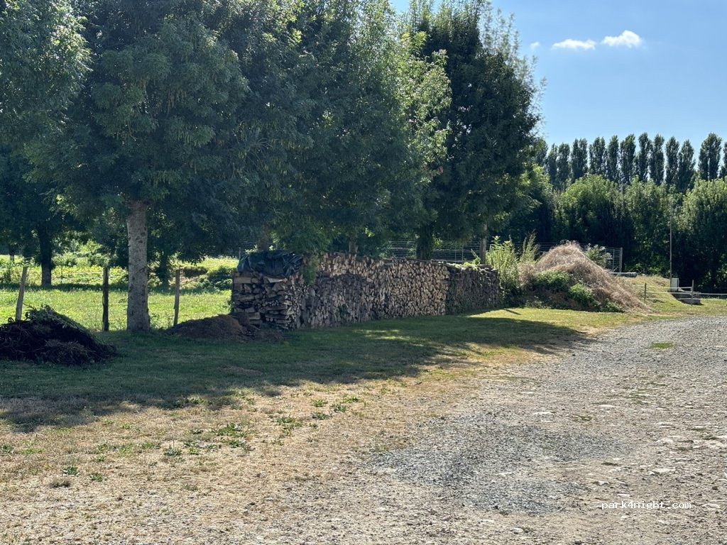 Aire CC à la ferme — foto 3