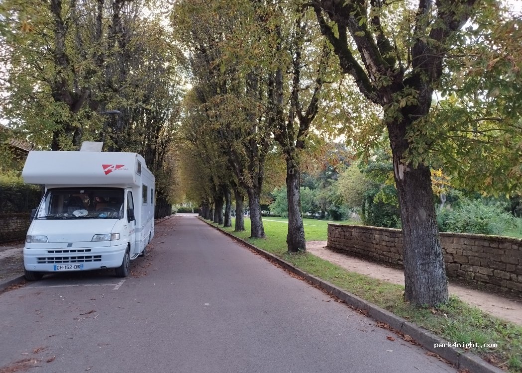 (21200) Beaune - 10 Avenue du Parc — foto 2