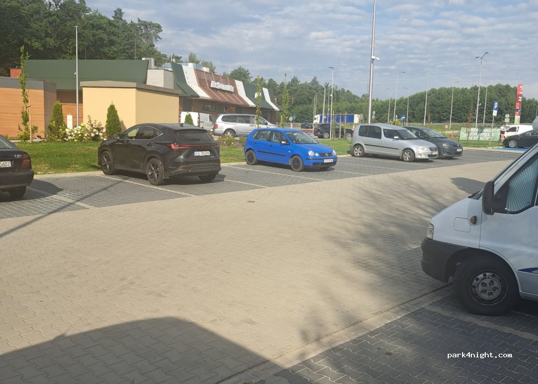 (26-140) Występa - E77 — foto
