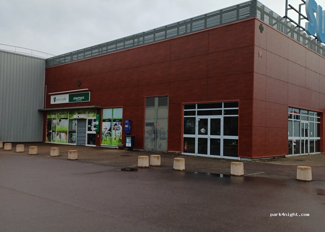 (89700) Tonnerre - Unnamed Road — foto 2