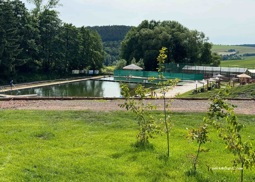 (549 84) Heřmánkovice - — foto