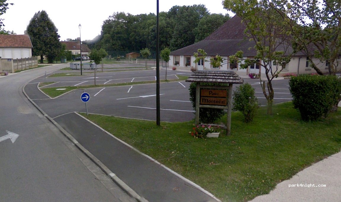 (10190) Neuville-sur-Vanne - Place Paul Chomedey de Maisonneuve — foto