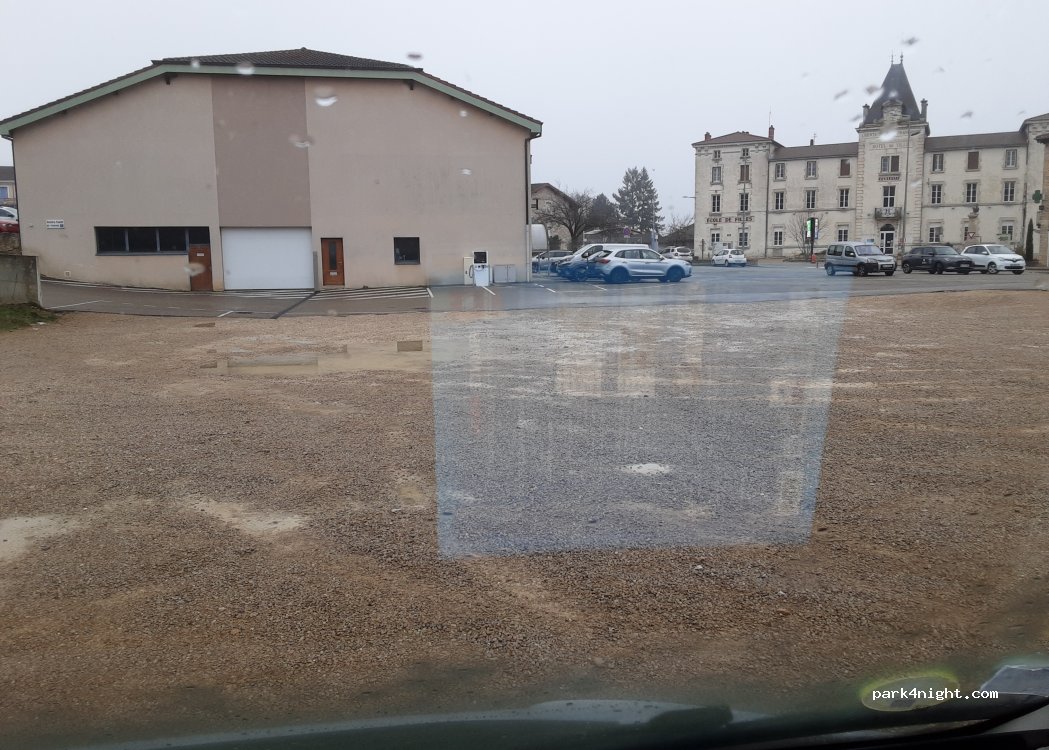 (01250) Ceyzériat - 1 Place Jean Moulin — foto 3