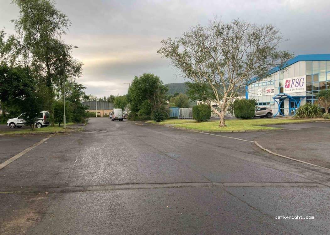 (CF72 8LF) Ynysmaerdy - Unnamed Road — foto