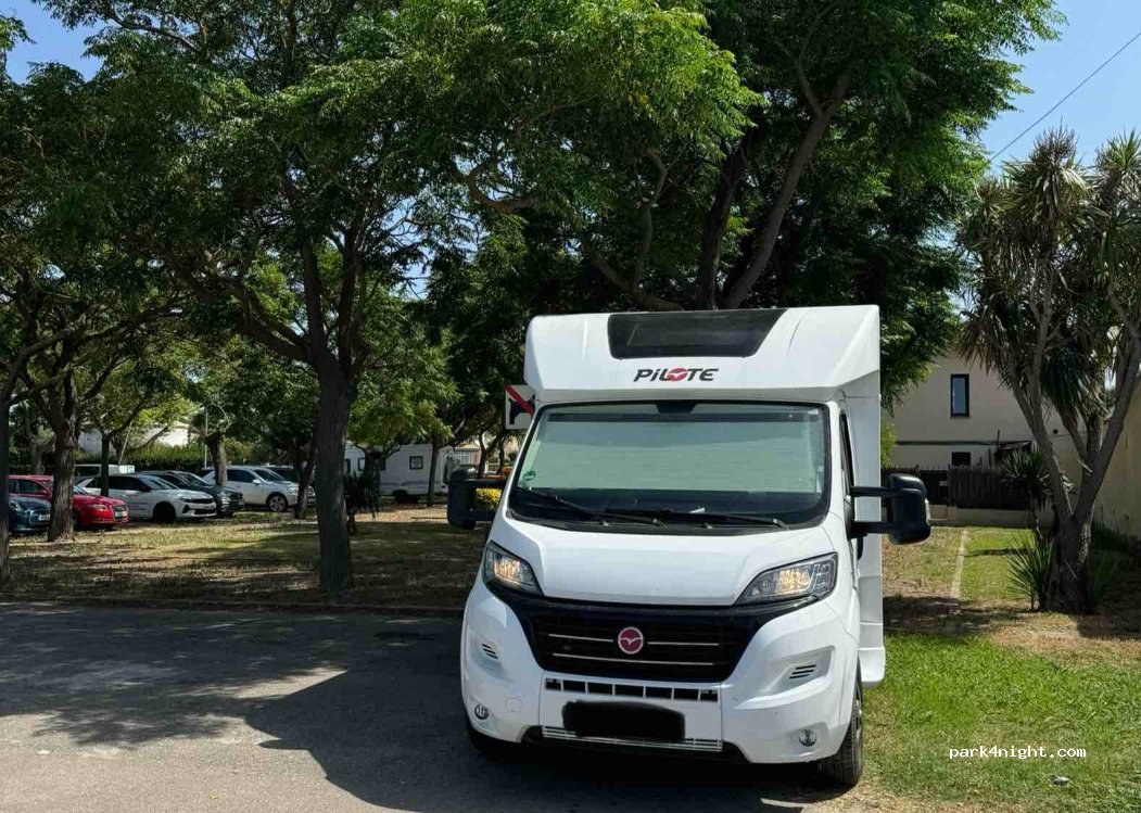 (17487) Empuriabrava - 59B Carrer Requesens — foto