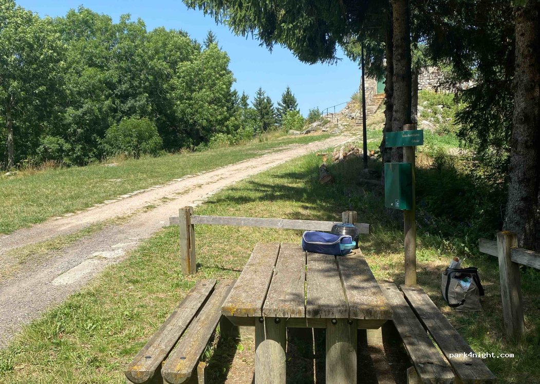 (48170) Châteauneuf-de-Randon - 19 Rue de la Tour — foto