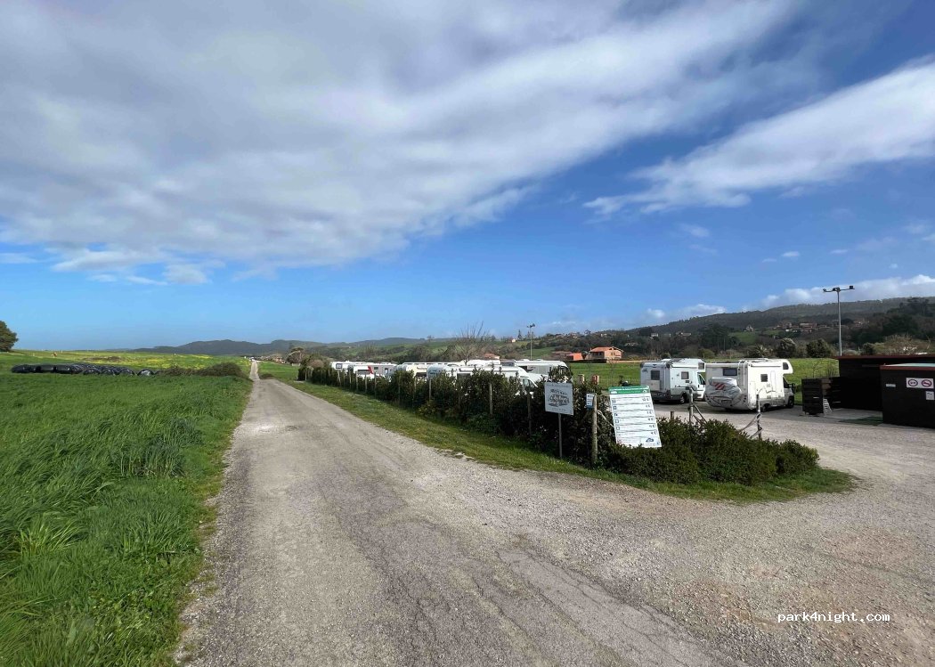 Motorhomes area Las Hazas — foto 4