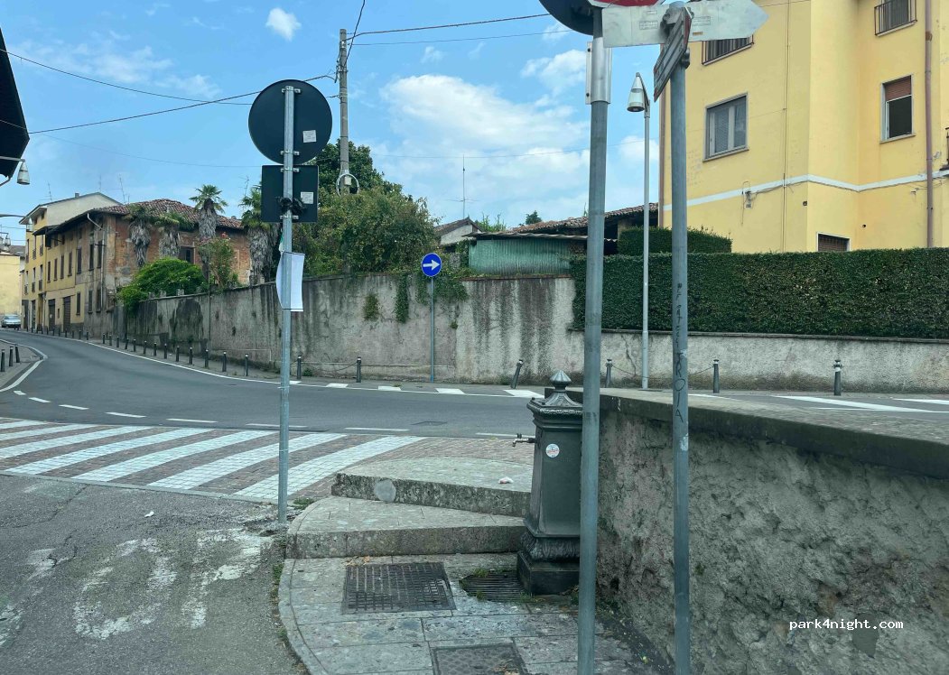 (24042) Capriate San Gervasio - 3 Piazza Pio XII — foto