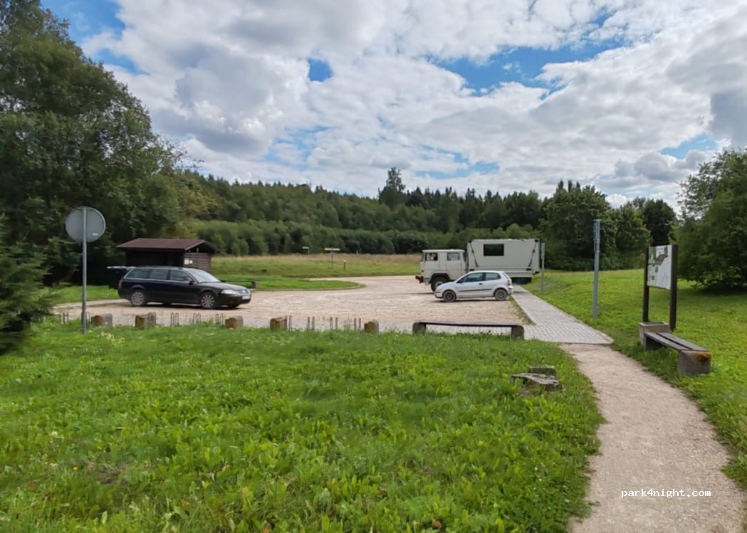 (82432) Kalnai - Unnamed Road — foto