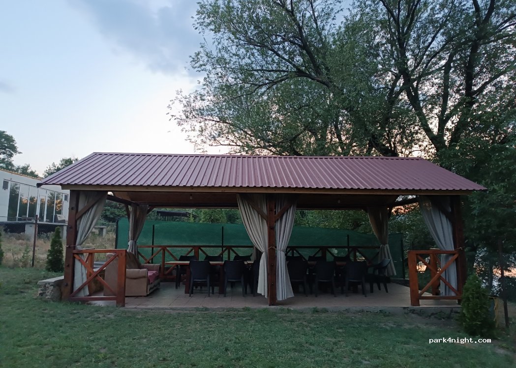 Popas-Camping — foto