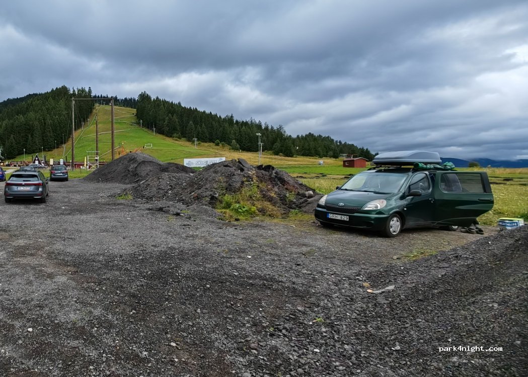 (031 01) Pavčina Lehota - Unnamed Road — foto
