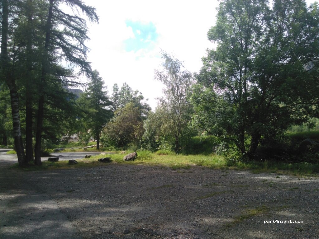 (05220) Le Monêtier-les-Bains - Rue des Lilas — foto