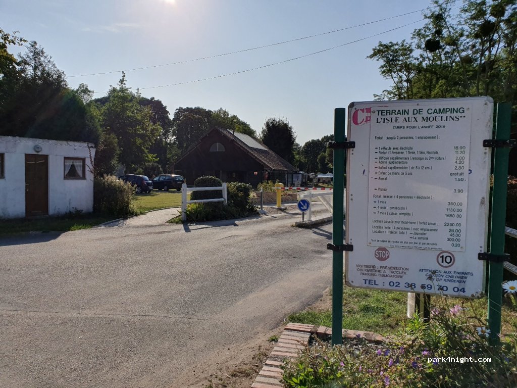 CAMPING L ISLE AUX MOULINS — foto