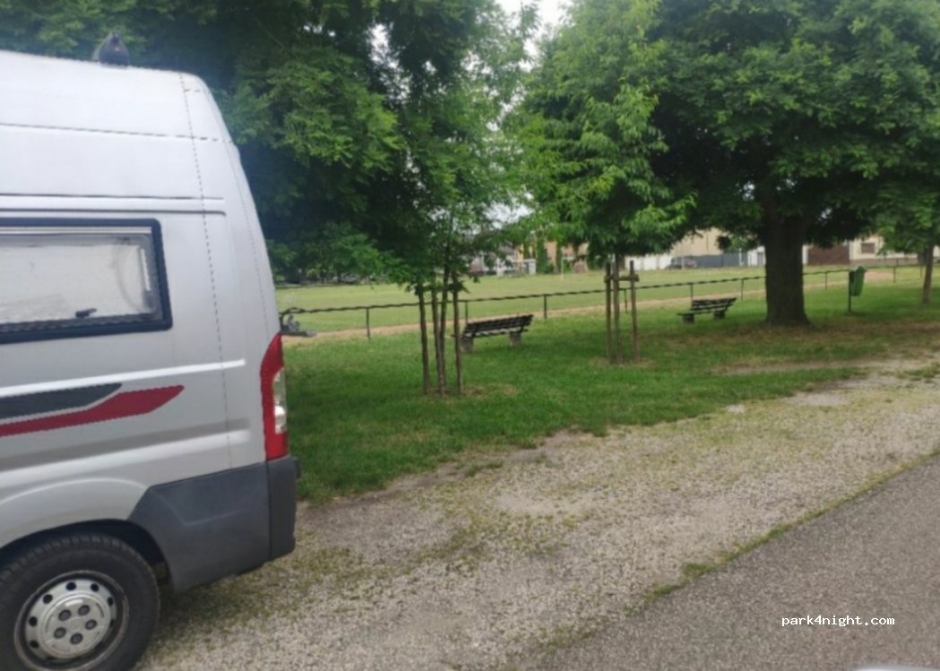 (6725) Szeged - Szabadsag ter — foto