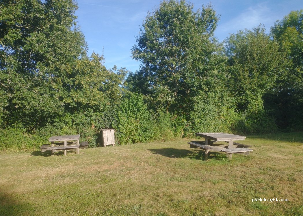 (79340) Les Châteliers - Unnamed Road — foto 3