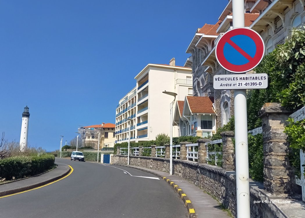 (64200) Biarritz - 1 Espl. Elisabeth II — foto