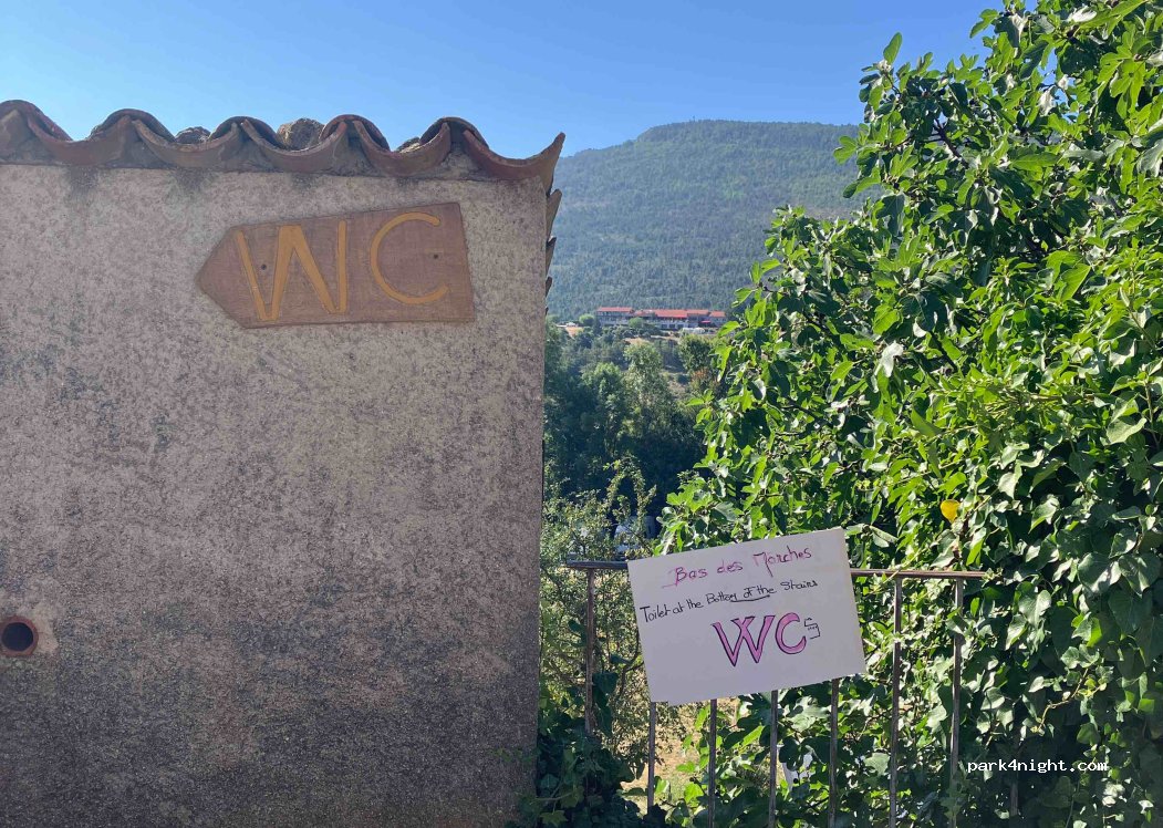 (04120) La Palud-sur-Verdon - 9 Place de l'Église — foto