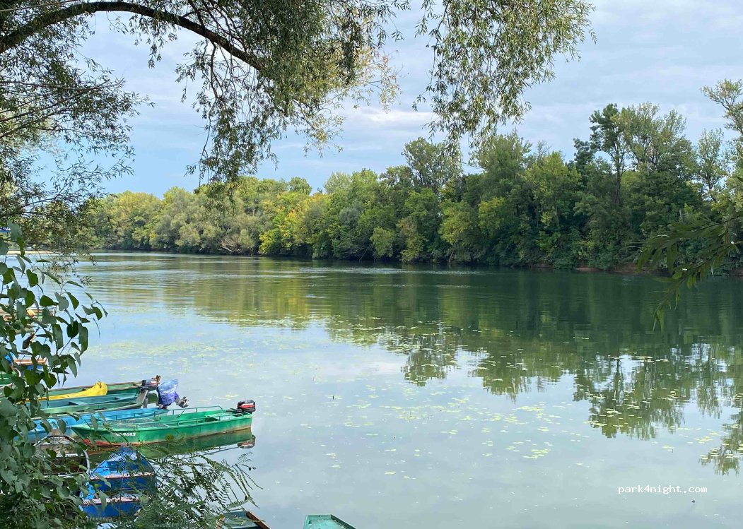 (44250) Petrinja - 13 Šetalište K. Knežića — foto