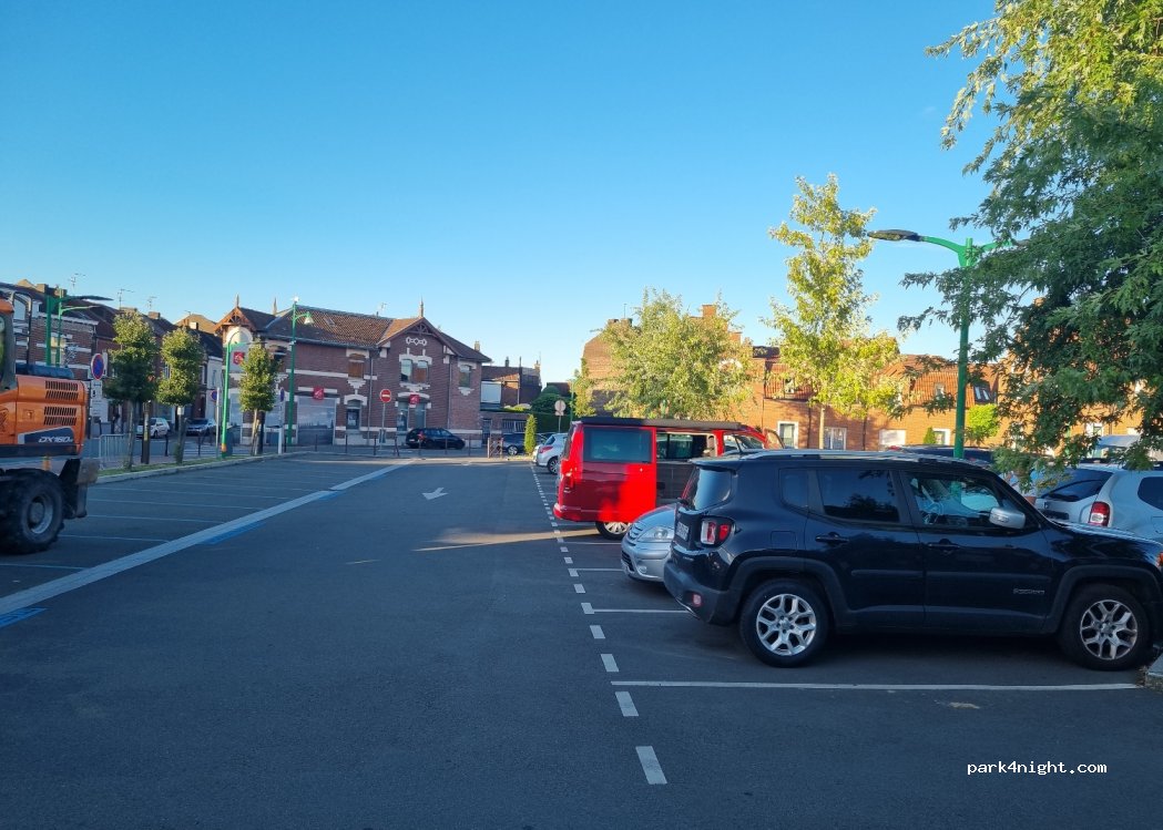 (59810) Lesquin - 4 Square Saint-Pierre — foto