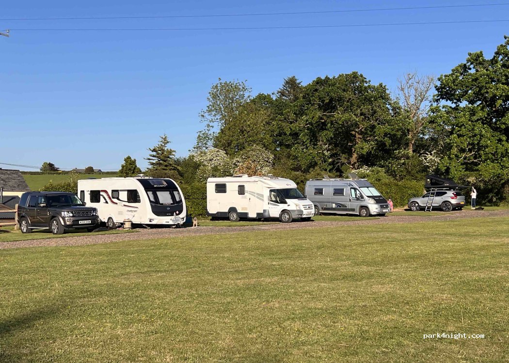 Old park cottage camping — foto