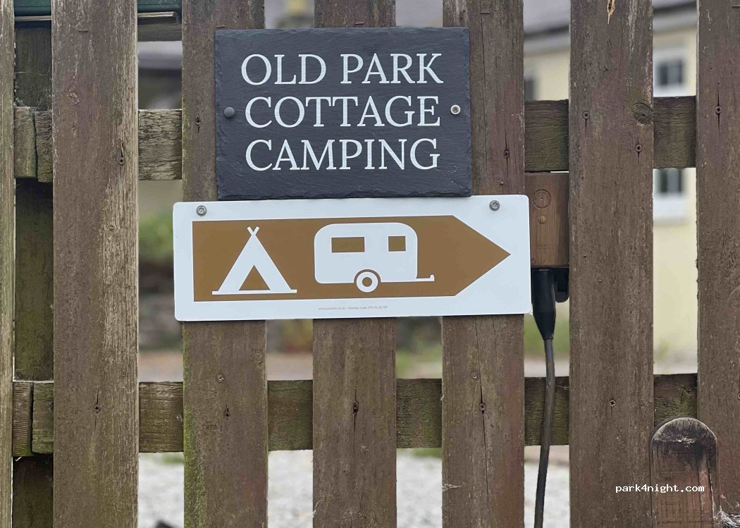 Old park cottage camping — foto 2