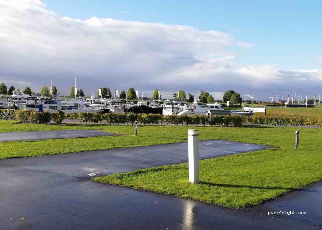 CamperPark Jachthaven Biesbosch — foto