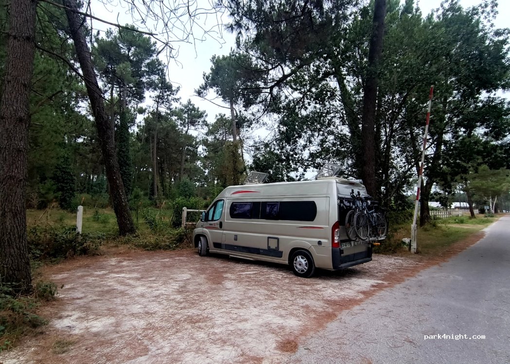 (33600) Pessac - 15 Allée de l'Île aux Oiseaux — foto