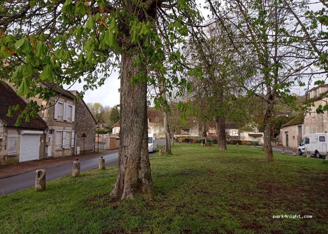 (58210) Varzy - 7-9 Rue Jacques Amiot — foto 3